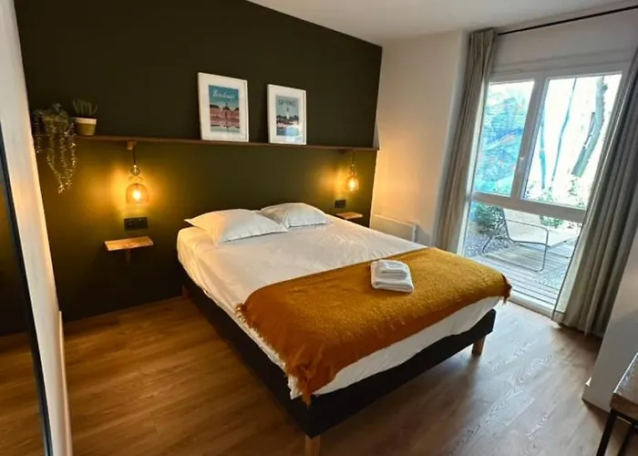 With Garden 1 Bedroom 3 People Bordeaux